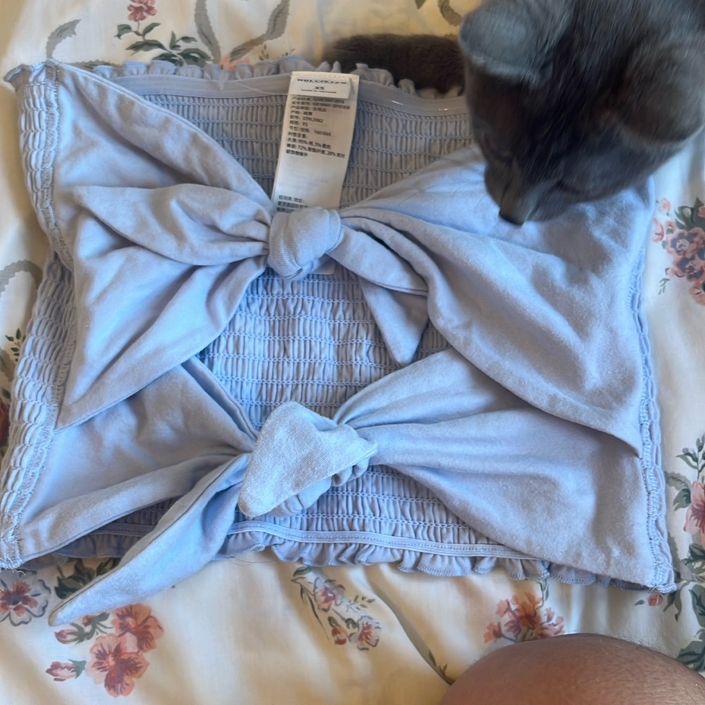 Beautiful baby blue tube xs tie top!